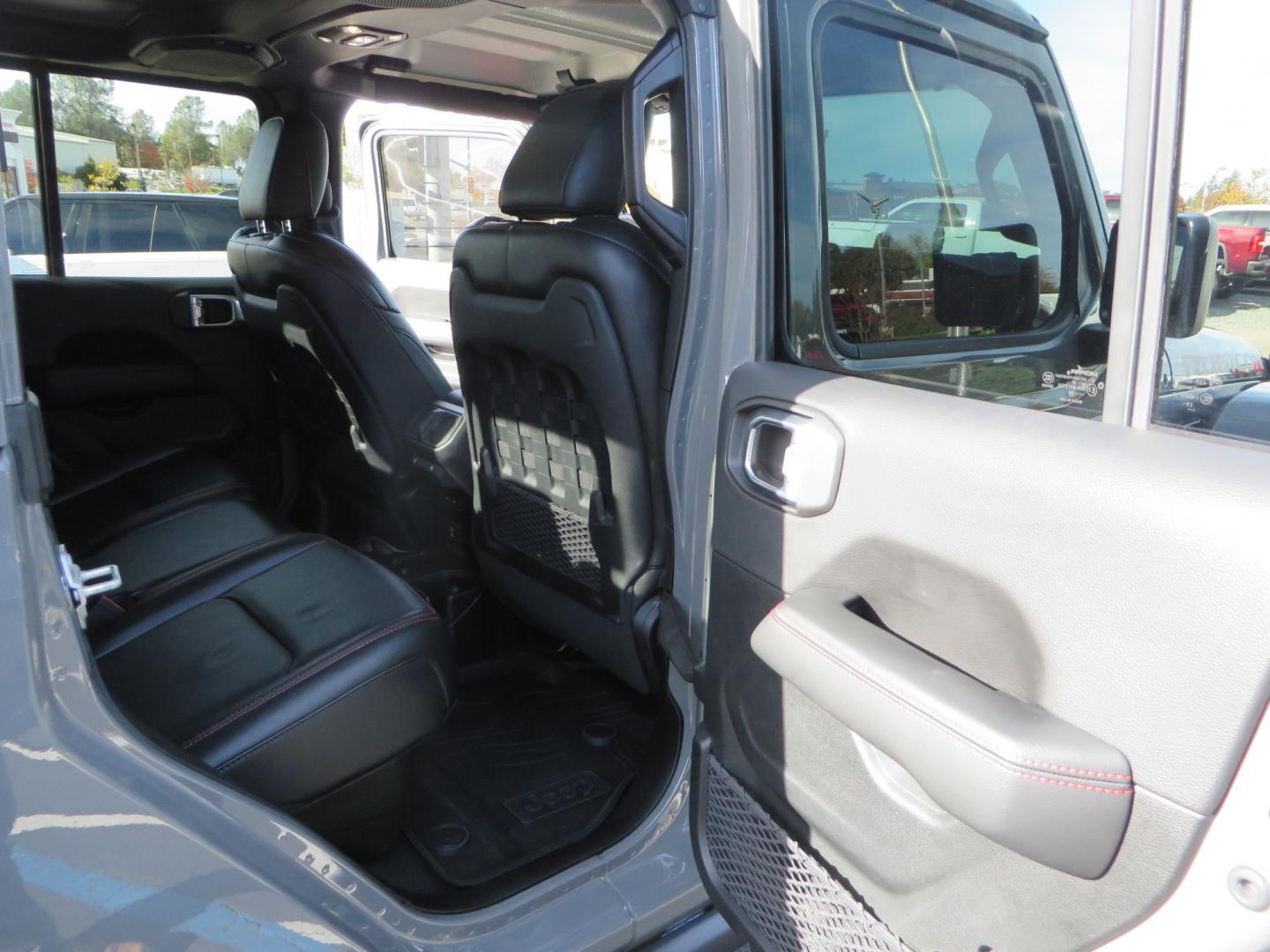 2020 Jeep Gladiator Rubicon (1C6JJTBG1LL) with an 3.6L V6 DOHC 24V engine, automatic transmission, located at 2630 Grass Valley Highway, Auburn, CA, 95603, (530) 508-5100, 38.937893, -121.095482 - Loaded Rubicon Gladiator with all of the goods. 3" JKS suspension, Fox Shocks, 37" Toyo tires, !7" Method wheels, American Adventure lab inner fender liners and slim line fender kits. - Photo#33